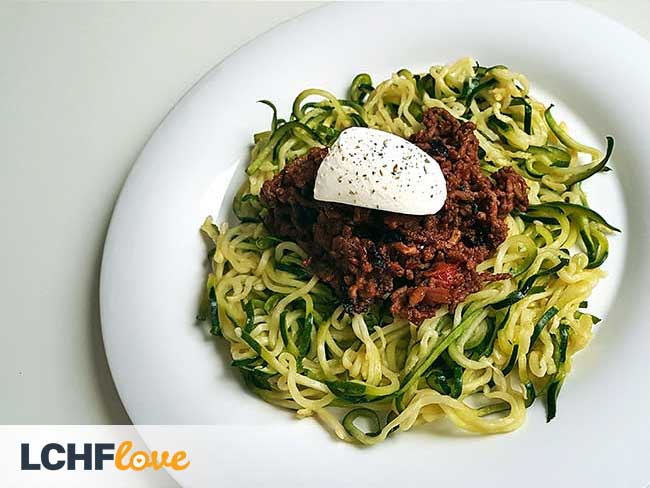 Bučkini špageti z ragu omako